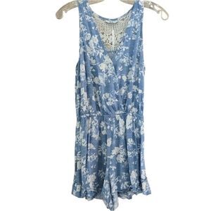 Joe B. Women's floral and lace light blue sleeveless shorts romper size …